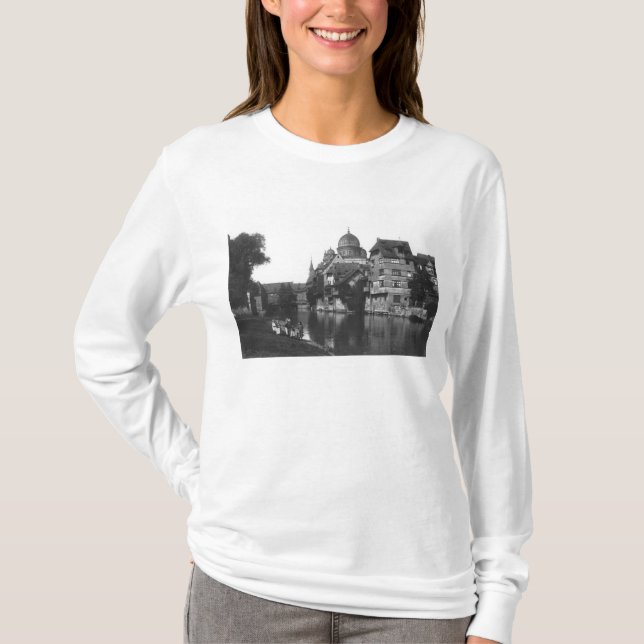 Synagogan på Nuremberg, c.1910 Tee Shirt (Framsida)
