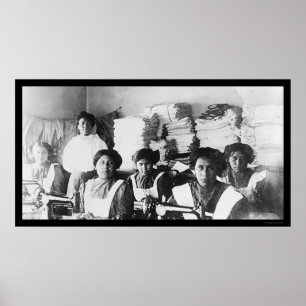 Syningsklass vid Bismarck Indian School 1922 Poster