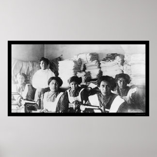 Syningsklass vid Bismarck Indian School 1922 Poster