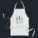 Synkroniserade Swimmer Girls Synchro Swimming-port Förkläde<br><div class="desc">Illustration har tre flickor i synkroniserade baddräkter. Perfekt för din favoritsynkronsimmare! Den här synkrondesignen finns också på andra produkter. Det finns också många andra sportetiska och konstnärliga illustrationer. Ser du inte vad du är tittar för? Behöver du hjälp med anpassning? Kontakta Rebecca för att ha något designat bara för dig!...</div>