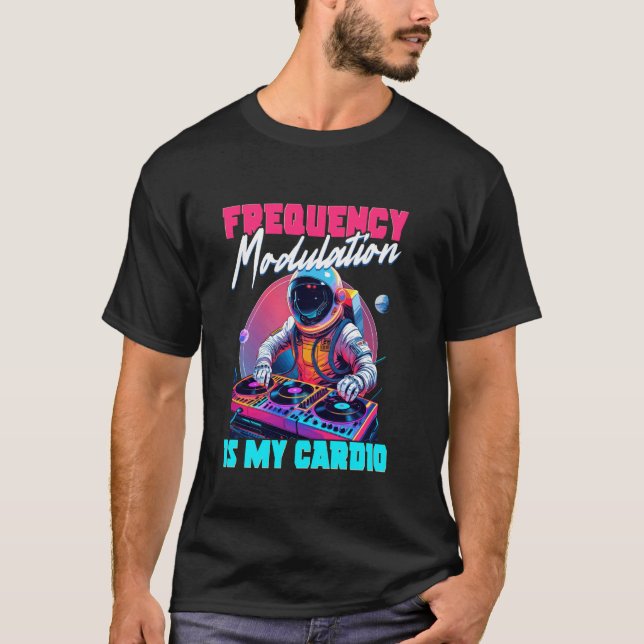 Synthesizer Frekvensmodulering Är Min Kardiologi T Shirt (Framsida)