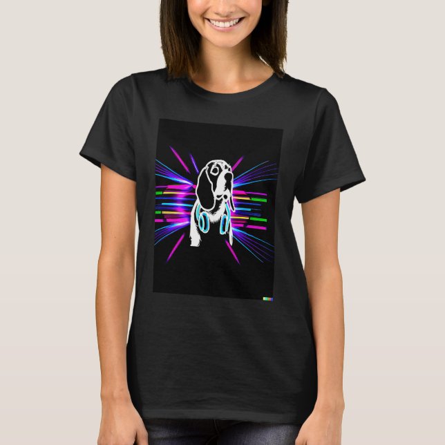 Synthwave Beagle with headphones T Shirt (Framsida)