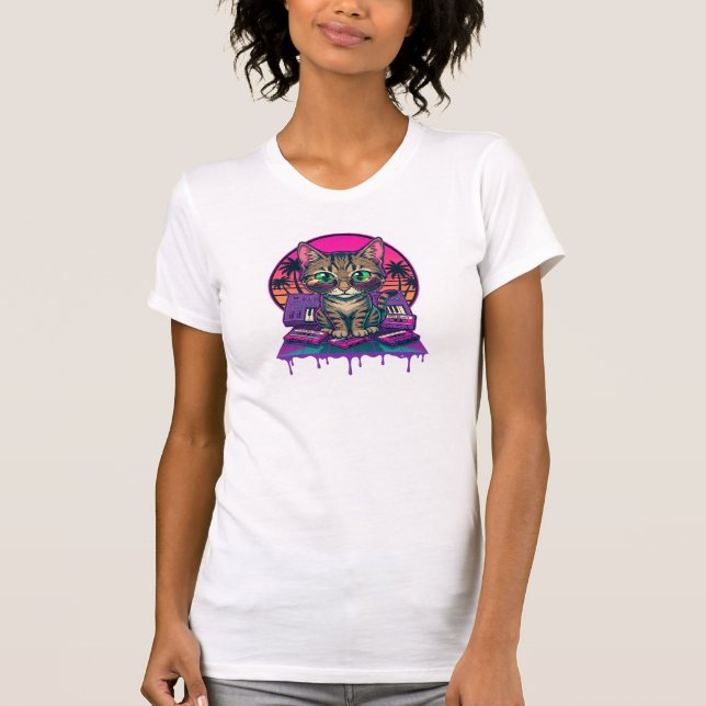 Synthwave DJ Cat T Shirt (Framsida)