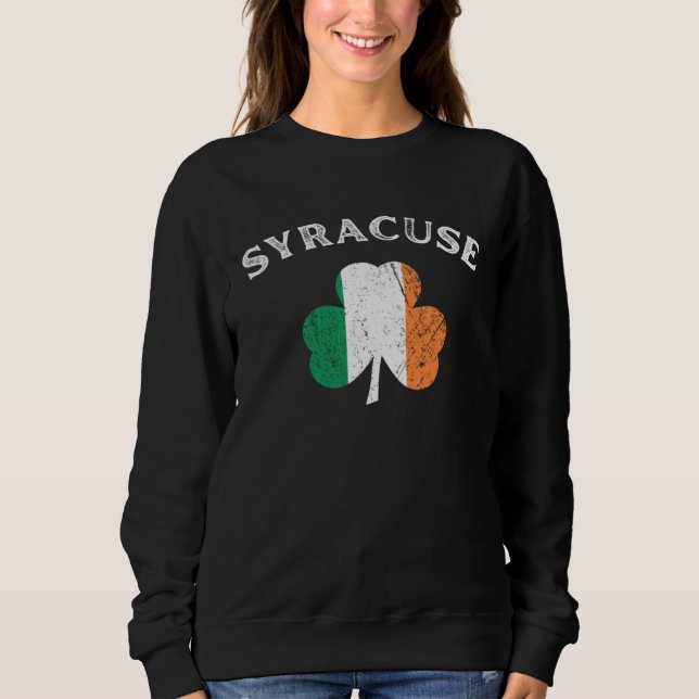SYRACUSE NEW YORK Irish American Shamrock Badge T Shirt (Framsida)
