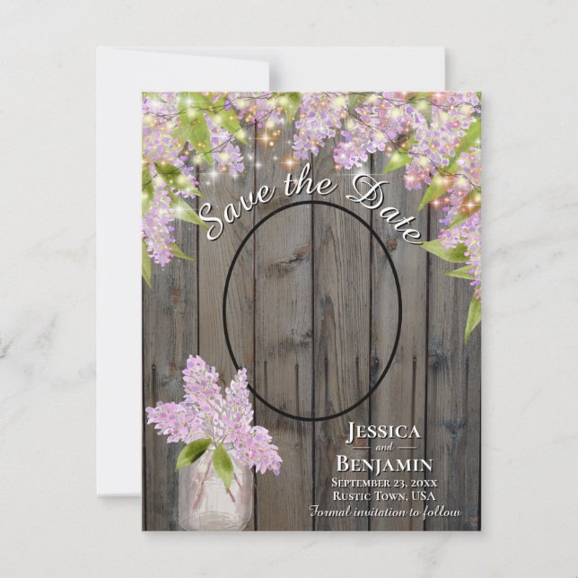 Syren och färgglada ljus på ladugårds trä bryllup spara datumet (Framsida)