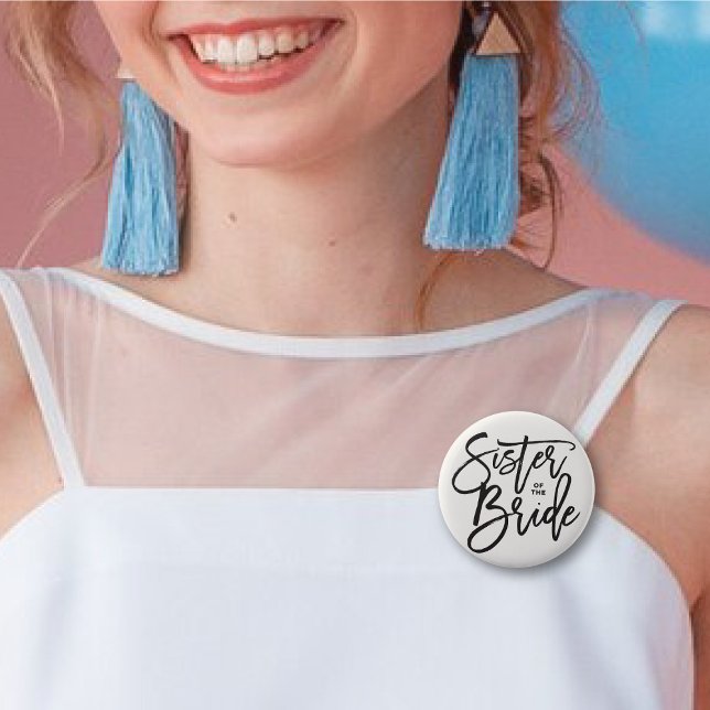 Syster på bordeborsten Bröllop Brudens sida Knapp ('Sister Of The Bride' Brush Script Calligraphy Wedding Bridal Party Pin Button @ fatfatin_blue_knot)