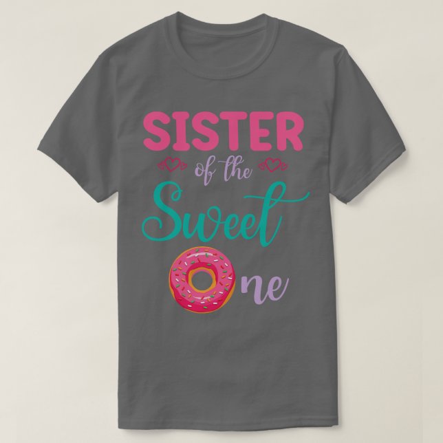 Syster på den söta en Donut Cake Lycklig Me Brothe T Shirt (Design framsida)