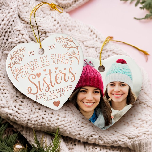 Syster som är anslutna till hjärtefoto i Ro Julgransprydnad Keramik (Sisters Connected At Heart Photo Keepsake Rose Ceramic Ornament)