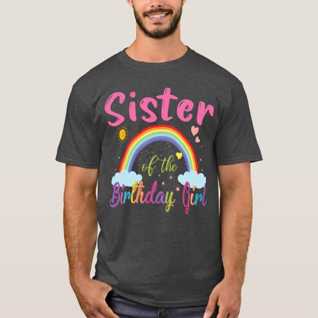 Syster till födelsedagsflickan Regnbåge Födelsedag T Shirt (Framsida)