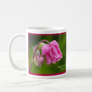 Systrar är olika blommor från den samma trädgå kaffemugg