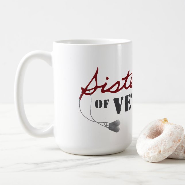 Systrar till veteraner militär stolt design kaffemugg (Med munk)