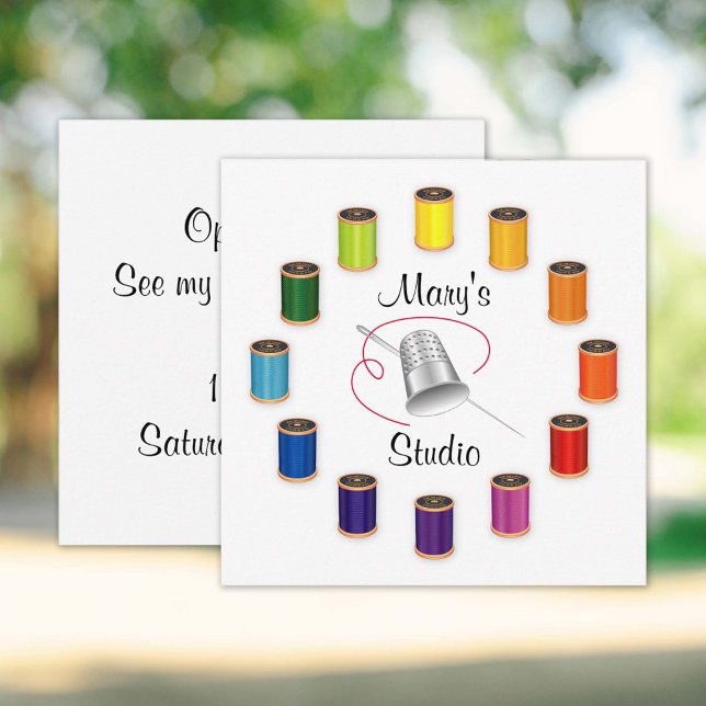 Sytråd, Nål och tråd Inbjudningar (Invitation to your Studio!
Silver thimble, needle and vivid color wheel of threads design. )