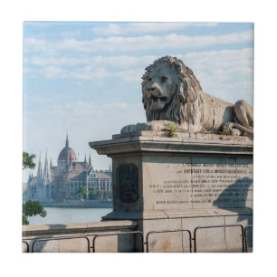Szechenyi chain Bridge och Budapests parlament Kakelplatta