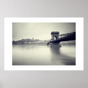 Szechenyi chain Bridge och Royal Palace Poster