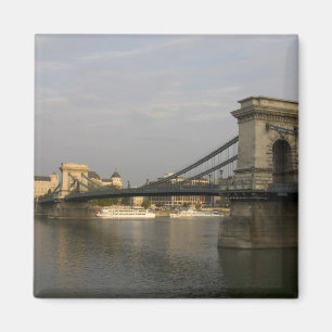 Szechenyi lanchid Szechenyi kedjebro), 2 Magnet