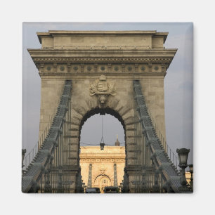 Szechenyi lanchid Szechenyi kedjebro), Magnet