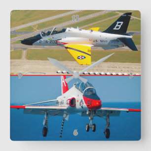 T-45C GOSHAWK FYRKANTIG KLOCKA