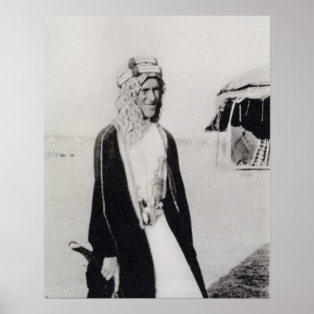 T. E. Lawrence in Arab Dress (b/w bild) Poster (Framsidan)