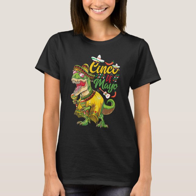 T Rex Cinco De Mayo Dinosaur Sombrero Pinata Lets Shirt (Framsida)