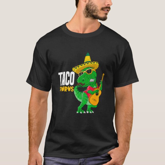 T Rex Cinco De Mayo Dinosaur Tacosaurus Guitar som T Shirt (Framsida)