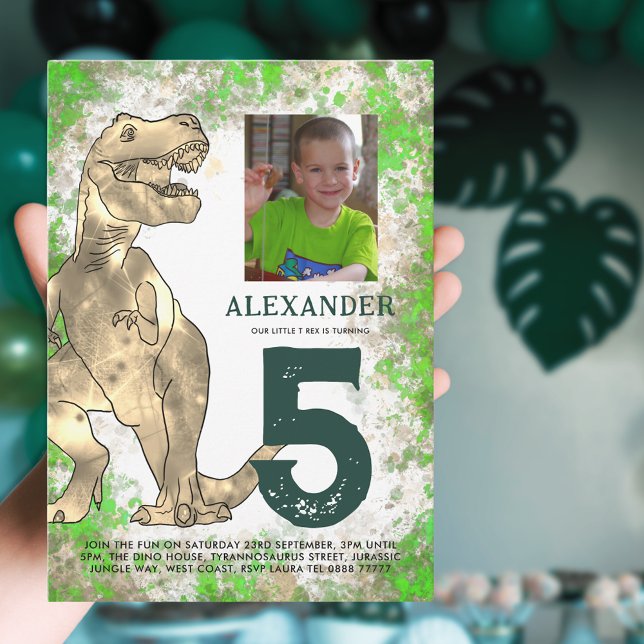 T-Rex Dinosaur 5-års födelsedagsfest Inbjudan Vykort (T-Rex dinosaur 5th birthday party with photo template watercolor Jurassic jungle)