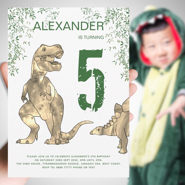 T-Rex Dinosaur 6e Födelsedagsfest Inbjudningar (Dinosaur jungle boys 5th birthday party invitation with T-Rex and Stegosaurus dino modern green)