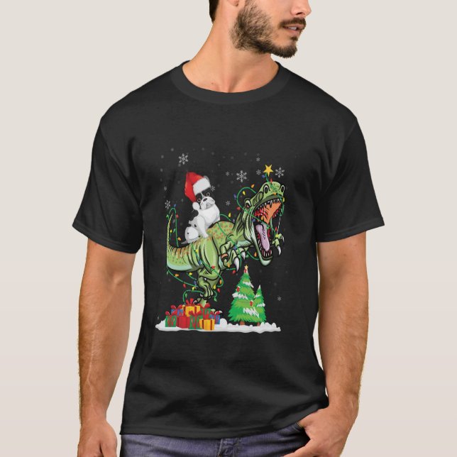 T Rex Dinosaur Riding Pug jul Santa Hat Long Shirt (Framsida)