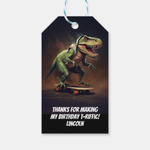 T-Rex Dinosaur Stigning en Skateboard-Födelsedagsf Presentetikett