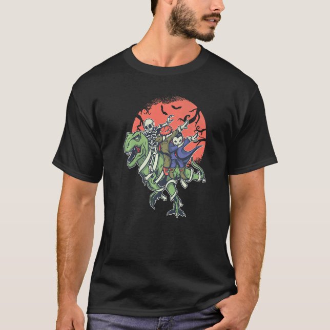 T REX HALLOWEEN SKELETON RIDING MUMMY DINOSAUR REX SHIRT (Framsida)