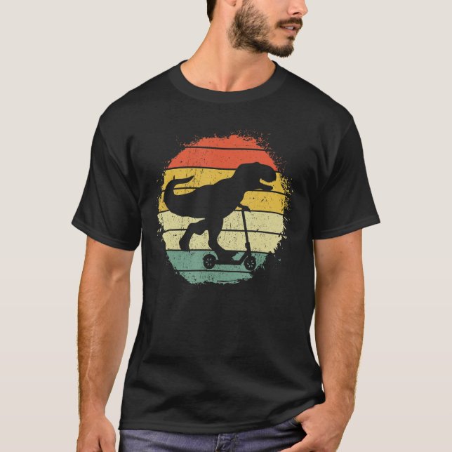 T Rex Scooter Retro Scootering Dinosaur Shirt (Framsida)