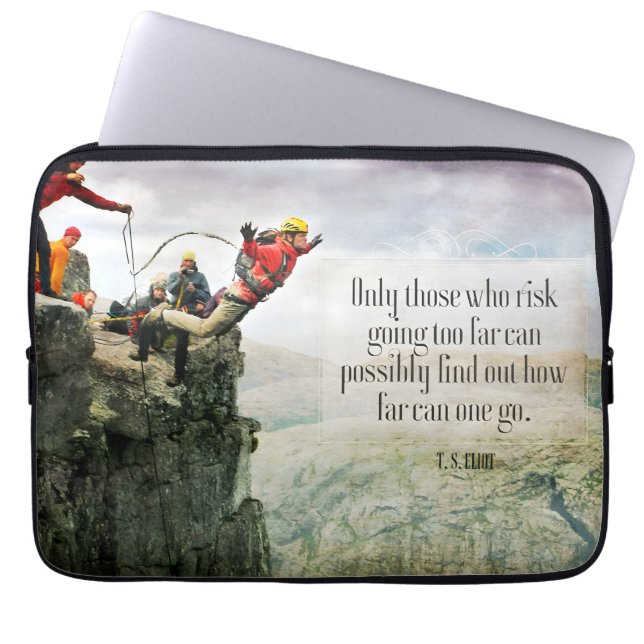 T.S. Eliot Inspirational Quote "How far far" Laptop Fodral (Framsidan)