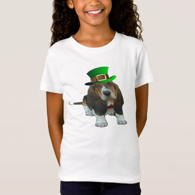 T-Shirt Basset Hound Lycklig St. Patrick's (Framsida)