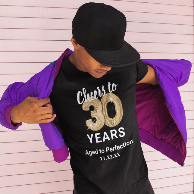 T-Shirt för 30-årsfirande - Åldrad till Perfektion (Skapare uppladdad)