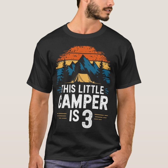 T-shirt för 3-årsfirande camping för 3-åriga barn  (Framsida)