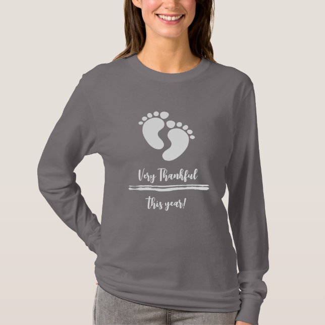 T-shirt för graviditetsannonsering med texten Myck (Framsida)