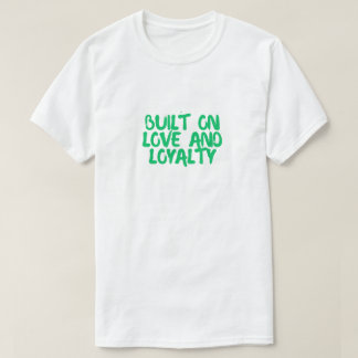 T-shirt för hundar - Byggd på kärlek och lojalitet