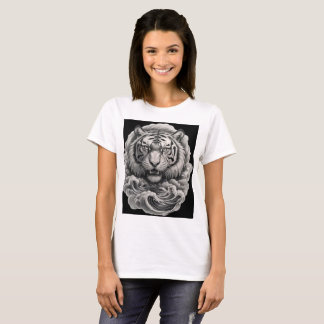 T-shirt för kvinnor med en växande tiger i vågar