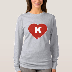 T-shirt för långärmad av rött och vitt K-hjärta fö