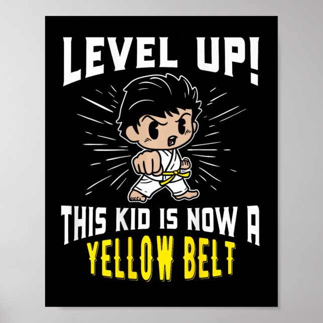 T-shirt-gåva för barn karateuniform gul bälteutmär poster (Framsidan)