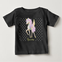 T-Shirt har en söt Unicorn-design.