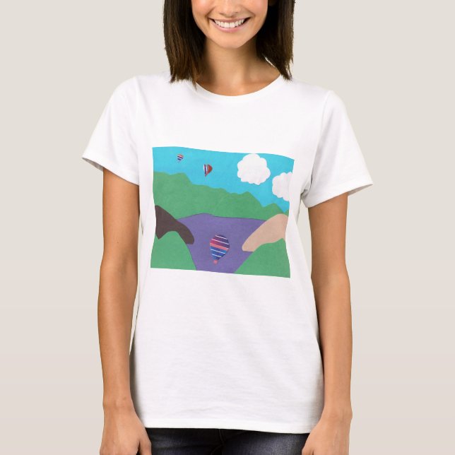 T-Shirt med en bergscen i Sjö. (Framsida)