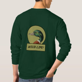 T-shirt med grön skogsfärgad stjärten av en stokka