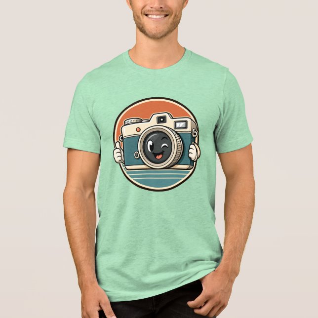 T-shirt med leende vintagekamera (Framsida)