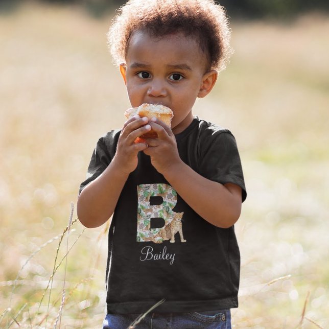 T-shirt med leopard och bokstaven B (This adorable monogrammed leopard t-shirt would make a great gift for any child! )