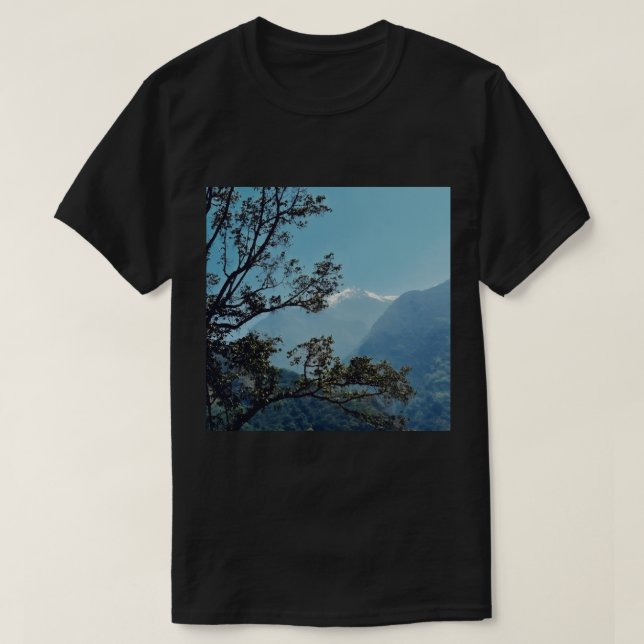 T-shirt med snöiga toppar (Design framsida)