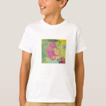 T-Shirt mit lachendem kleinen Auto, begeitet von H<br><div class="desc">Ein kleines Auto,  das Erste mit dem gespielt wurde oder an das wir uns erinnern.</div>