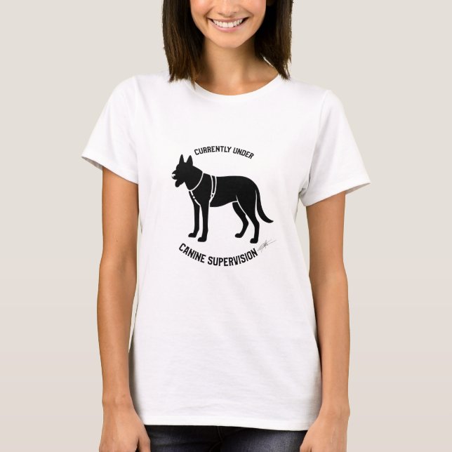 T-shirt under nuvarande hundövervakning (Framsida)