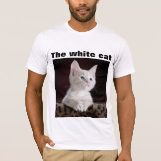 T-Shirt vit färg med en karakteristisk design