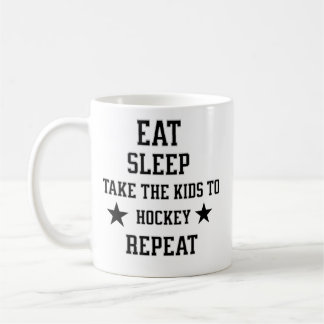 Ta barnen till hockey och låt dem sova. kaffemugg