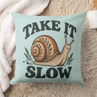 Ta det lugnt - Whimsical Woodland Snail Cute Kudde